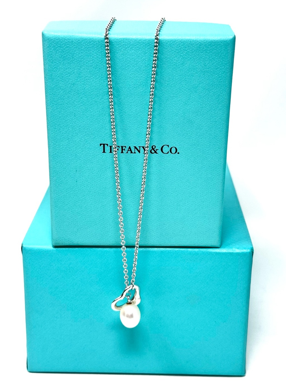Authentic Tiffany & co. Elsa Peretti Open Heart Pearl Lariat Necklace.